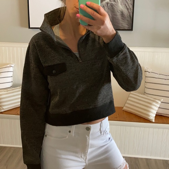 🧁Shameless🧁 crop fleece - Picture 2 of 7